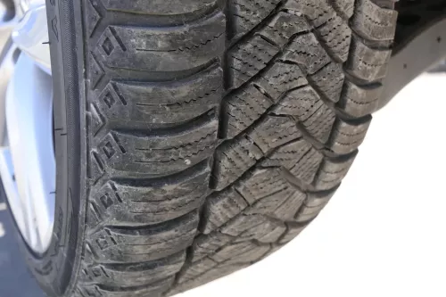 2x 3C Golf Reifen Winterreifen 235/40R18 95V 7-9mm   NUR 2 x REIFEN (177778)