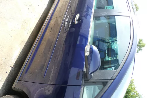 VW Touran 1T3 1T Tür vorne rechts Beifahrertür blau LB5N -ohne Anbauteile (177782)