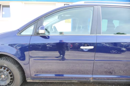 VW Touran 1T 1T3 Tür vorne links Fahrertür blau LB5N -OHNE Anbauteile    ROST (177801)