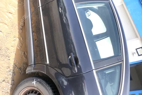 Passat 3B 3BG Limousine Tür hinten links schwarz LC9Z - ohne Anbauteile - Chrom (177872)