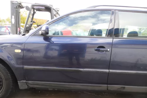 VW Passat 3B 3BG 3B6 Kombi + Limo Tür vorne links Fahrertür blau LN5Y OHNE Anbau (178580)