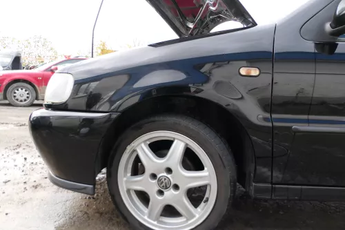 VW Polo 6N 6N1 Kotflügel vorne links schwarz L041 (178650)