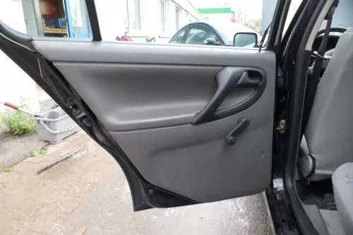 1x Polo 6N Türverkleidung Verkleidung Tür hinten links 4/5-Türer grau Griff (178653)