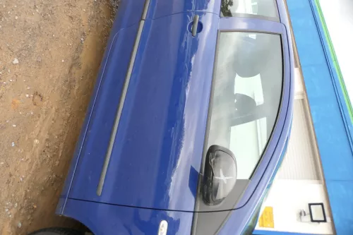 VW Fox 5Z Tür vorne rechts Beifahrertür blau LL5M - ohne Anbauteile (178780)