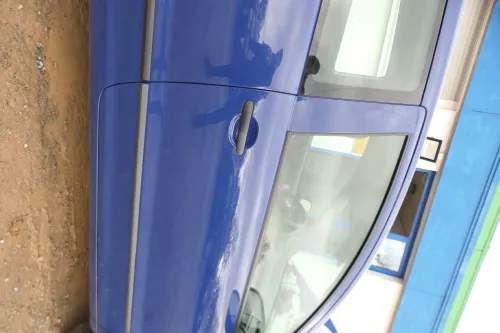 VW Fox 5Z Tür vorne rechts Beifahrertür blau LL5M - ohne Anbauteile (178780)