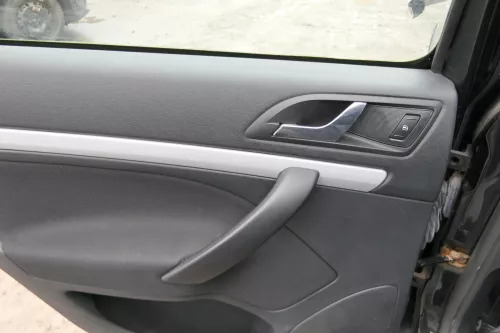 1x Octavia 1Z Limousine Türverkleidung Verkleidung Tür hinten links schwarz ony (178909)