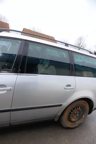 VW Passat 3B 3BG 3B6 Kombi Variant Tür hinten links silber LA7W reflexsilber  (178913)