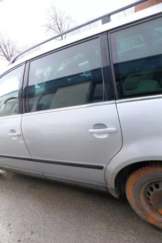 VW Passat 3B 3BG 3B6 Kombi Variant Tür hinten links silber LA7W reflexsilber  (178913)