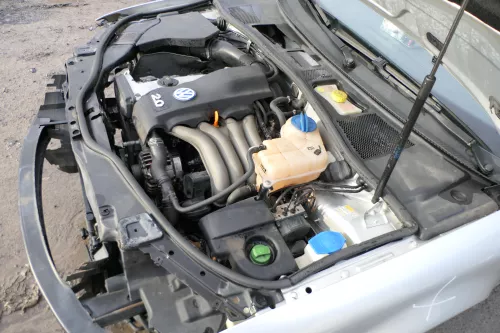 VW Passat 3BG Kühlmittelrohr Rohr Schlauch Leitung 2,0 ALT 06B121065AA (178941)