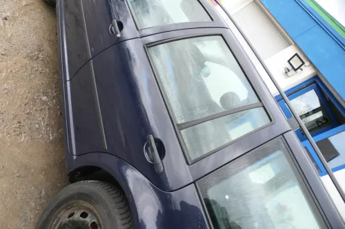 VW Golf 4 Bora Tür hinten links nur Kombi / Variant blau LA5G (179162)