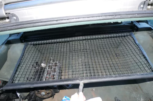 Audi A6 4B Avan Kombi Variant Hundegitter Gitter Trennetz Hundenetz grün 