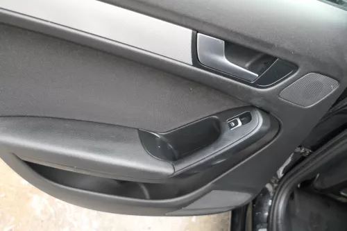 1x A4 8K B8 Türverkleidung Verkleidung Tür hinten links schwarz Stoff schwarz (179312)