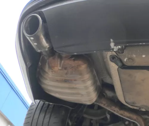 1x Audi A4 8K Auspuff Endschalldämpfer links hinten Benziner (179361)