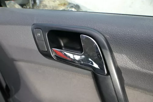 1x VW Polo 9N Türverkleidung Verkleidung Tür vorne rechts 2/3-Türer Griff Öffner (179421)