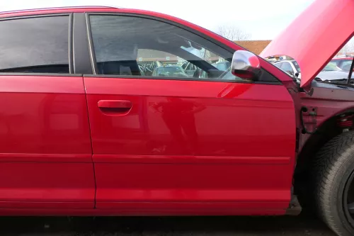 Audi A3 8P 4/5 Türer Tür vorne rechts Beifahrertür Türblatt rot LY3J (179479)