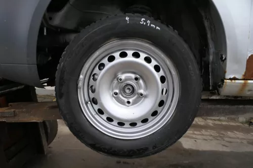 4x Felgen Caddy 2K 195/65 R15 Winterreifen Felge 6jx15H2 ET47 Reifen 6-7mm (179725)