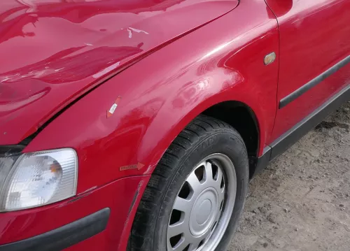 VW Passat 3B Kotflügel vorne links rot LY3D (179877)