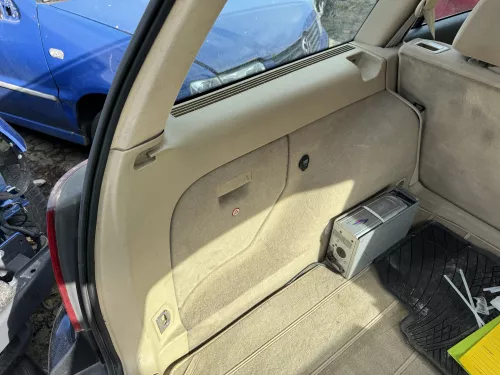 VW Golf 4 Variant Abdeckung Verkleidung Kofferraum hinten links hellbeige beige (180002)