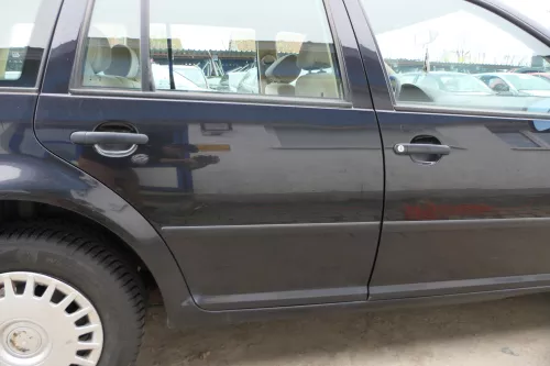 VW Golf 4 Bora Tür hinten rechts nur Kombi / Variant schwarz LC9Z -ohne Anbautei (180015)