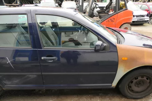 VW Golf 4 Bora Tür vorne rechts Beifahrertür 4/5-Türer + Kombi blau LA5G