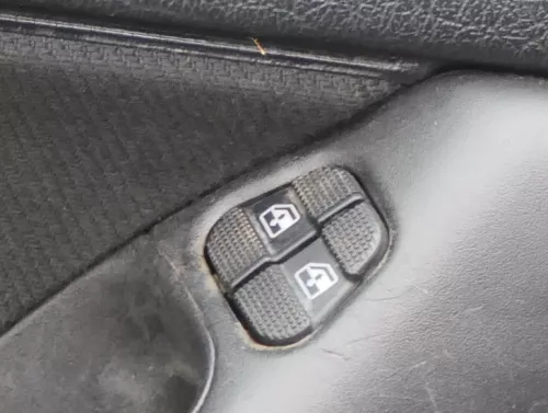 VW Golf 3 Cabrio 1E ektrischer Fensterheber Schalter vorne links 2Fach schwarz (180226)