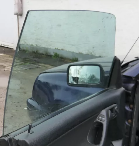 Godl 3 / 4 1E Cabrio vorne links Fenster Scheibe in Tür Fensterscheibe  (180227)
