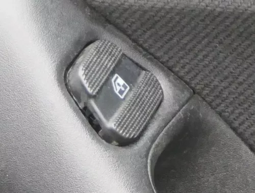 VW Golf 3 Cabrio 1E ektrischer Fensterheber Schalter vorne rechts schwarz