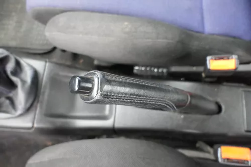 VW Golf 3 Vento 1H Handbremse Feststellbremse Handbremshebel schwarz Leder  (180239)