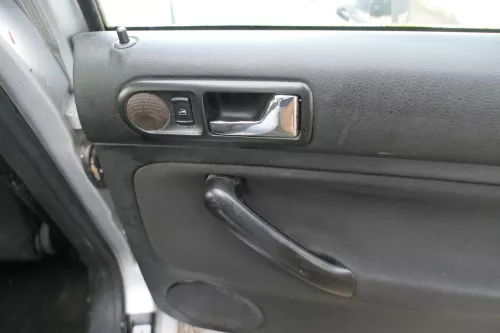 1x VW Golf 4 1J Kombi Türverkleidung Verkleidung Tür hinten rechts schwarz (180303)