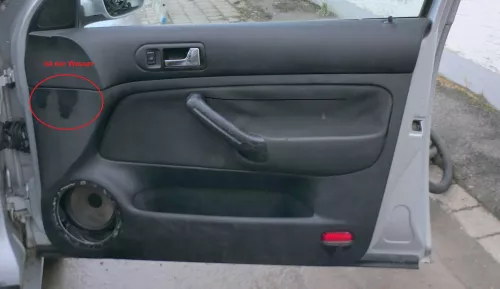 1x Golf 4 Bora Türverkleidung Verkleidung Tür vorne rechts 4/5-Türer Griff schwa (180304)