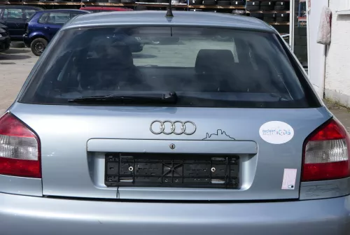 Audi A3 8L Facelift Heckklappe Kofferraumklappe Klappe hinten blau LY7R  (180340)