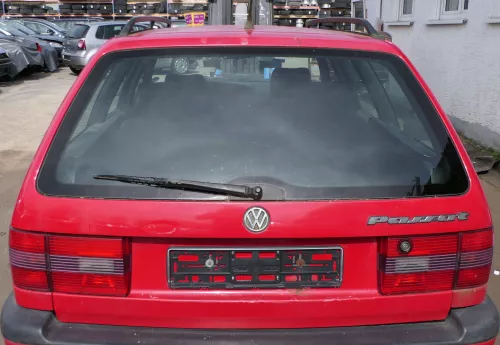 Passat 3A 35i Kombi Variant Heckklappe Klappe Kofferraumklappe rot LY3D Scheibe (180451)