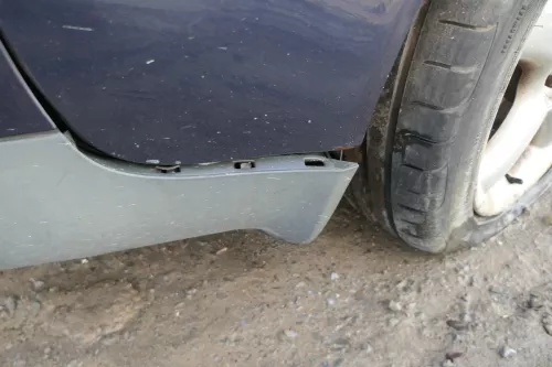 Audi A6 4B Frontstoßstange Stoßstange vorn vorne Stoßfänger blau LZ5T - RISS ! (180524)