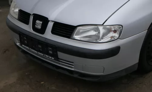 Seat Ibiza 6K Stoßstange Frontstoßstange vorne silber LS7N Facelift ab1999 Grill