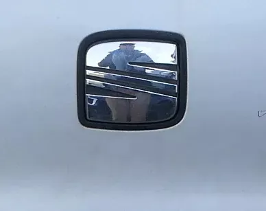 Seat Ibiza 6K Zeichen Emblem Öffner Griff Heckklappe Schloß Schlüssel