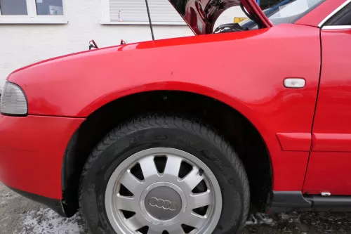 Audi A4 B5 (ab ca Ende1999 Facelift) Kotflügel vorne links rot LY3H (180687)