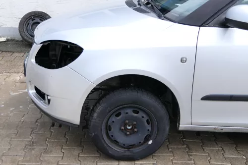 Skoda Fabia 5J Kotflügel vorne links - silber LA7W auch Kombi (180753)