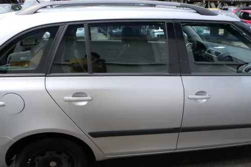 Skoda Fabia 5J Kombi Tür hinten rechts - silber LA7W - ohne Anbauteile (180758)
