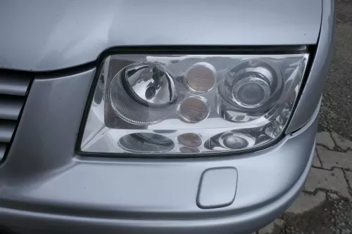 VW Bora Scheinwerfer Xenon links vorne 1J5941017AM (180997)