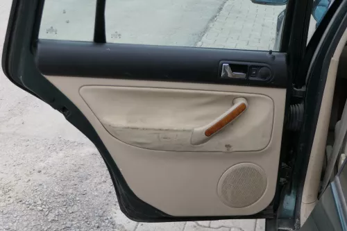 1x VW Golf 4 1J Kombi Türverkleidung Verkleidung Tür hinten links hellbeige besc (181050)