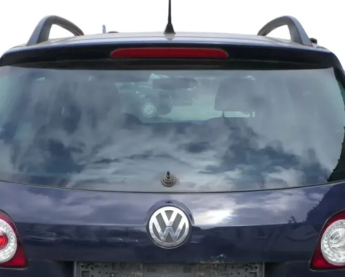 VW Golf Plus 5M Heckklappe hinten Kofferraumklappe Scheibe blau LA5G - Rost (181138)