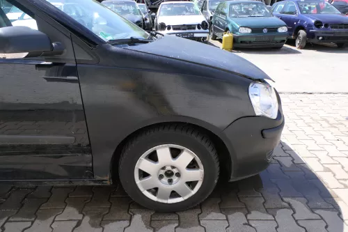 VW Polo 9N3 Kotflügel vorne rechts schwarz matt (181215)