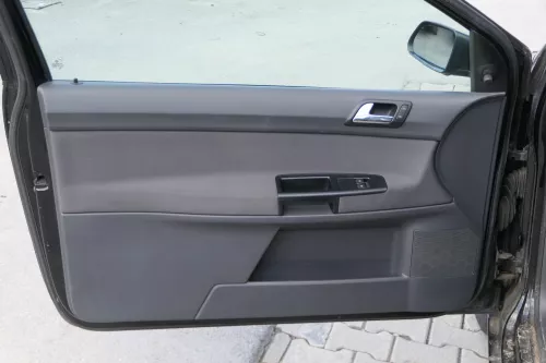 1x VW Polo 9N Türverkleidung Verkleidung Tür vorne links 2/3-Türer Griff Öffner (181222)