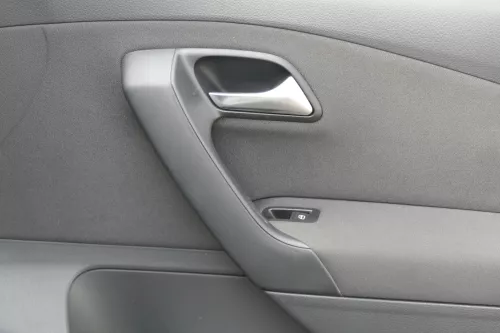1x VW Polo 6R Türverkleidung Verkleidung Tür 4/5-Türer vorne rechts schwarz (181250)