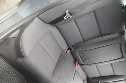 Audi A4 B6 B7 8E Limousine Sitz Rückbank hinten schwarz umklappbar mit 3x Kopfst (181408)