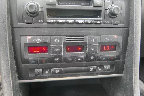 Audi A4 8E Steuergerät Klimaanlage Klimabedienteil 8E0820043AB /J Sitzheizung