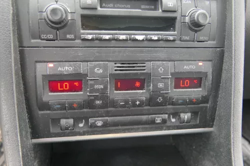 Audi A4 8E Steuergerät Klimaanlage Klimabedienteil 8E0820043AB /J Sitzheizung  (181414)
