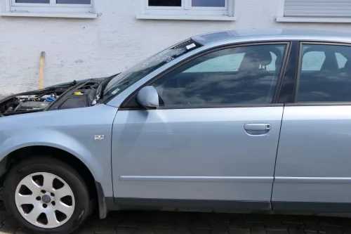 Audi A4 B6 8E nur Türblatt Tür vorne links Fahrertür blau LY7R Kombi+Limo (181467)