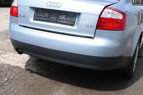 Audi A4 8E B6 Limousine Stoßstange hinten mit Spoiler blau LY7R