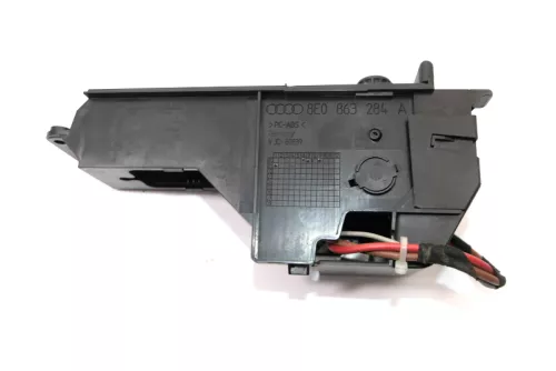 Audi A4 8E B6 B7 Zigarettenanzünder vorne Anzünder 8E0863284aA schwarz (181496)